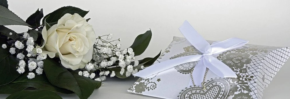 elegantná svadobná obálka
